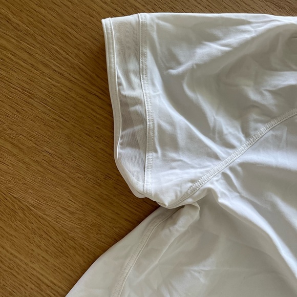 Lululemon t shirt size 4 - Picture 2 of 4